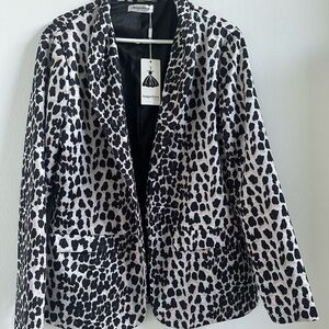 ANGASHION size XL, Black, Tan and White Animal Print Blazer. NWT.